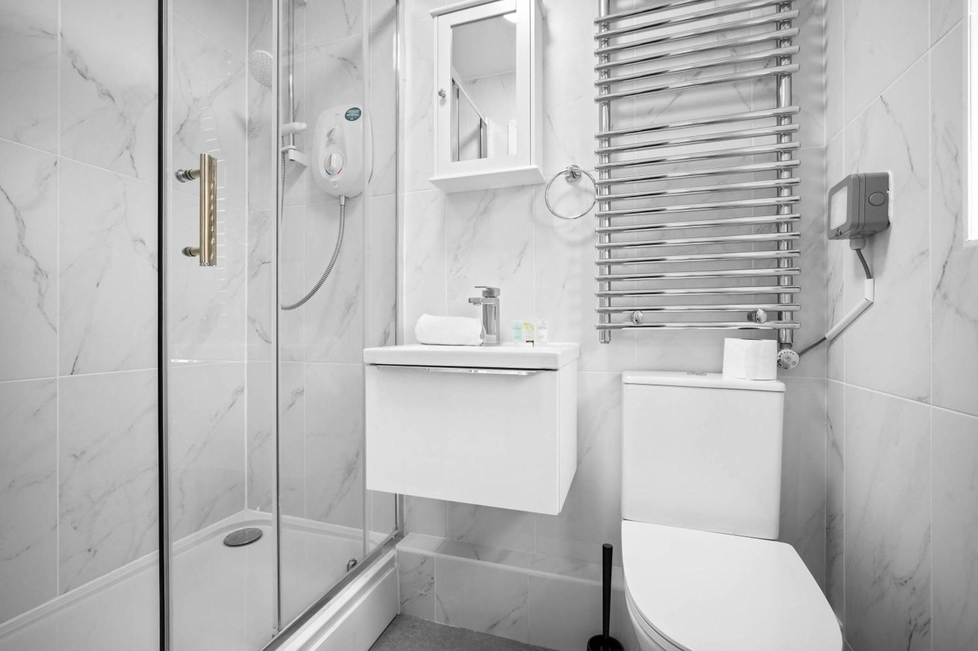 Luxury 3 Bedroom Apartment - Terrace - Near City Centre - Wifi - Smart Tv 1Mr Birmingham Exterior foto